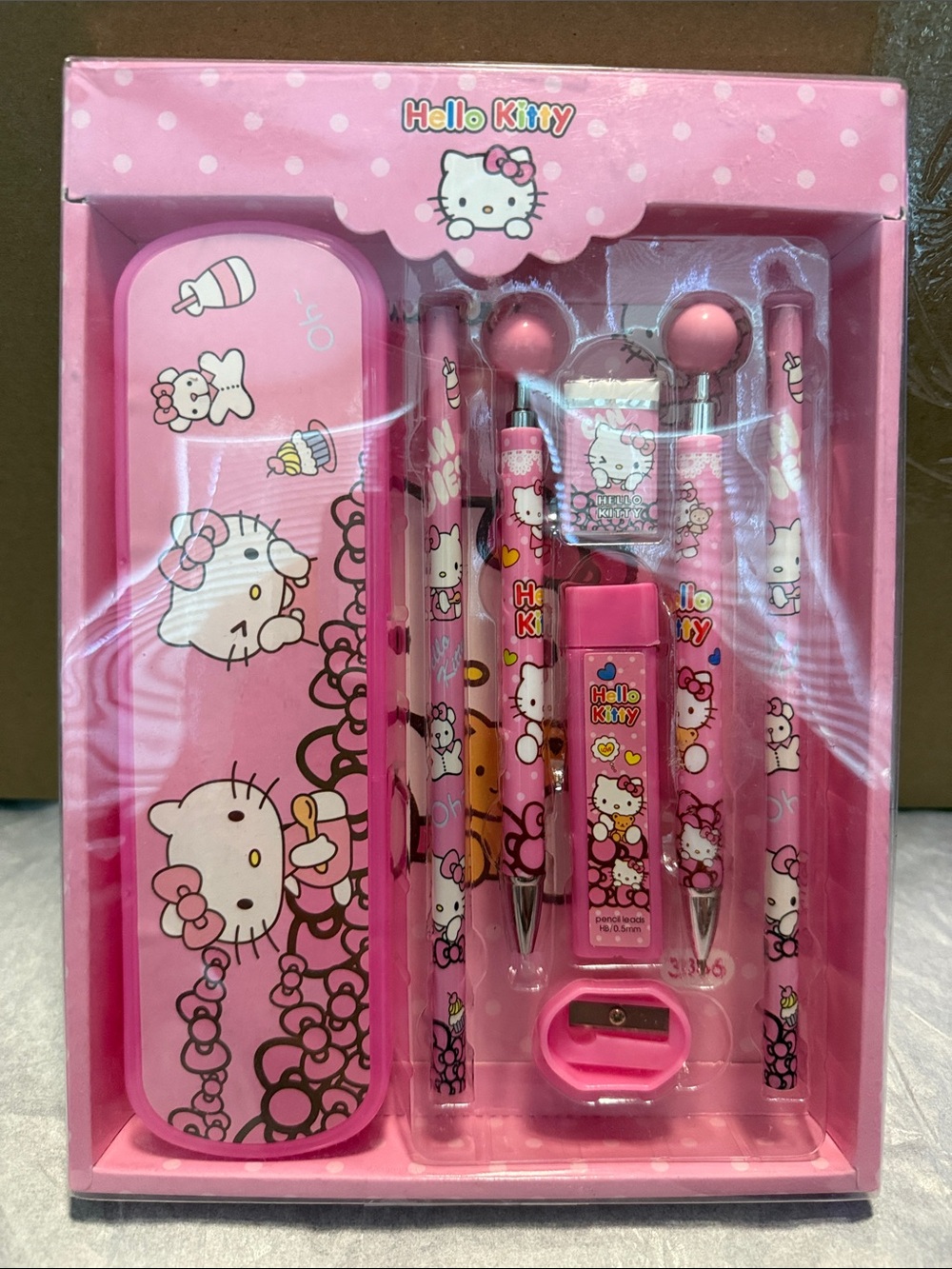 Hello Kitty 8 Piece stationery set